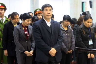 Các bị cáo đùn đẩy trách nhiệm trong vụ nhân bản xét nghiệm